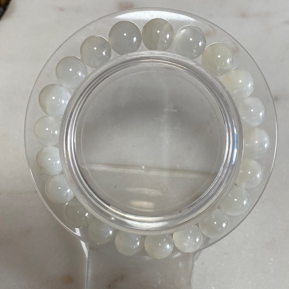 Moon stone - Picture 1 of 5